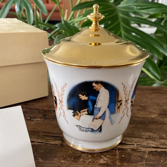Gorham Norman Rockwell’s “Four Freedoms” Cachepot Bowl and Lid - Picture 5 of 11